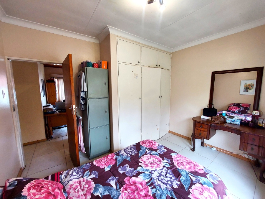 5 Bedroom Property for Sale in Waterkloof Ridge Gauteng