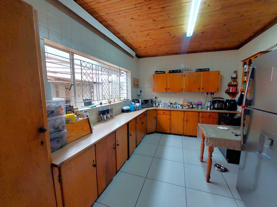 5 Bedroom Property for Sale in Waterkloof Ridge Gauteng