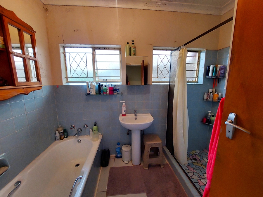 5 Bedroom Property for Sale in Waterkloof Ridge Gauteng