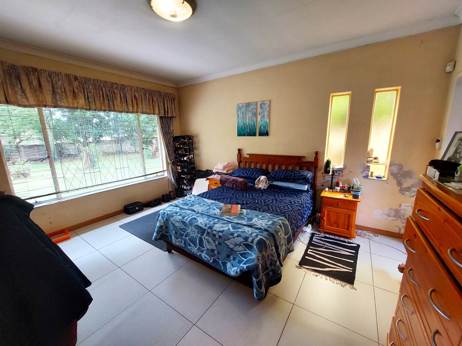 5 Bedroom Property for Sale in Waterkloof Ridge Gauteng