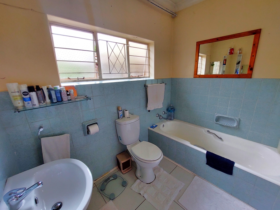 5 Bedroom Property for Sale in Waterkloof Ridge Gauteng