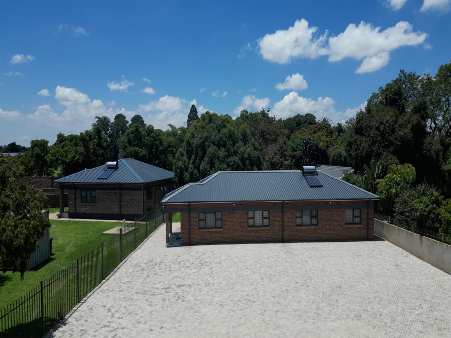 12 Bedroom Property for Sale in Glen Austin Gauteng