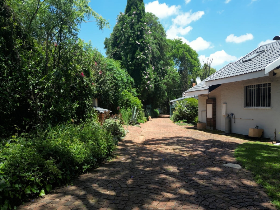 12 Bedroom Property for Sale in Glen Austin Gauteng