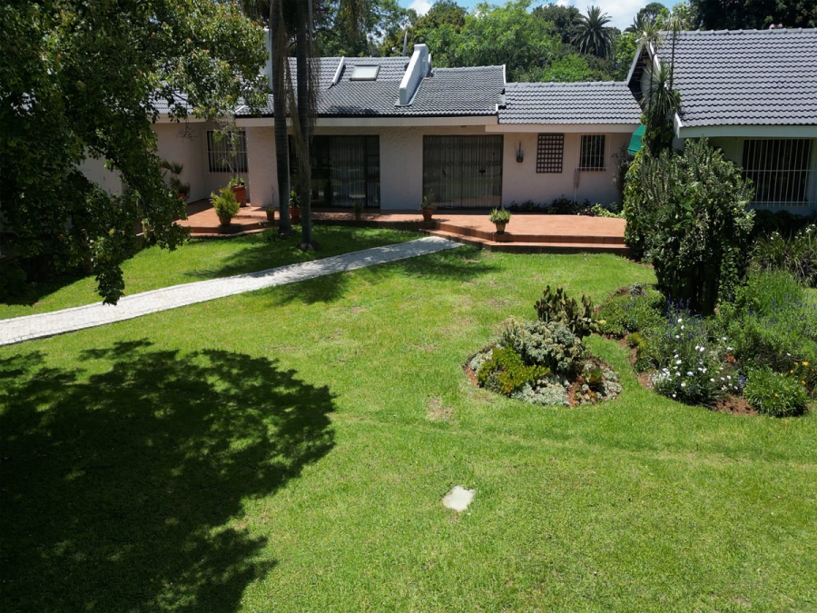 12 Bedroom Property for Sale in Glen Austin Gauteng