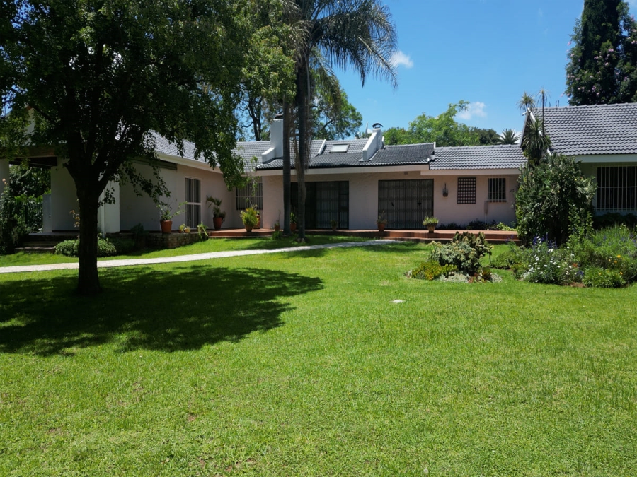 12 Bedroom Property for Sale in Glen Austin Gauteng