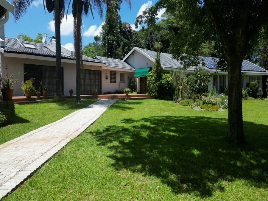 12 Bedroom Property for Sale in Glen Austin Gauteng