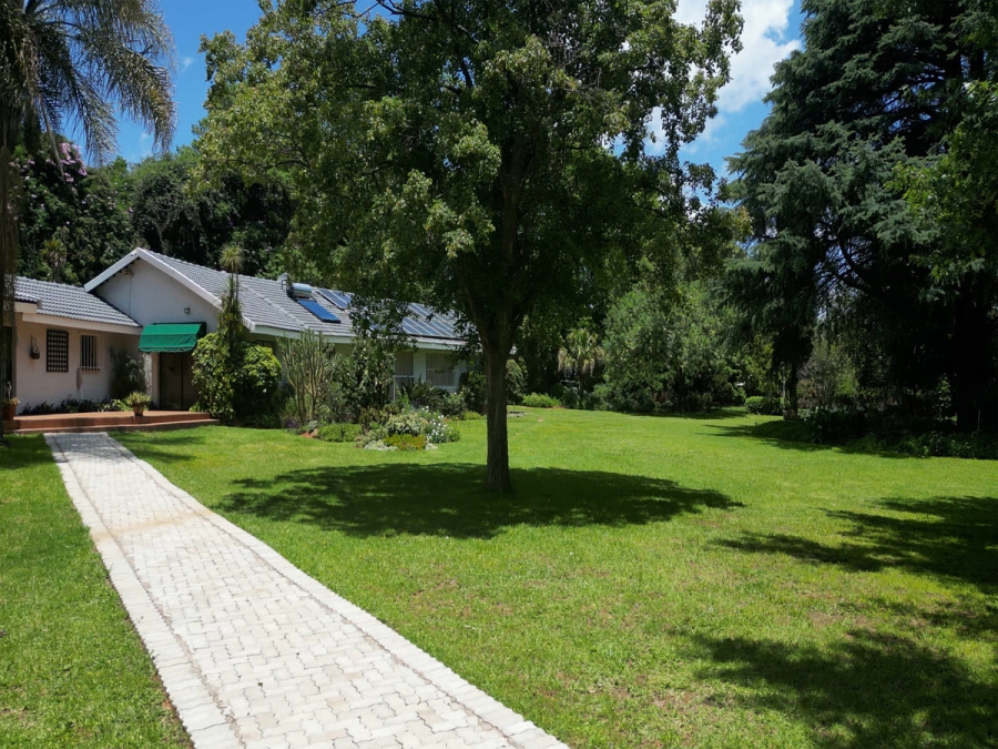 12 Bedroom Property for Sale in Glen Austin Gauteng