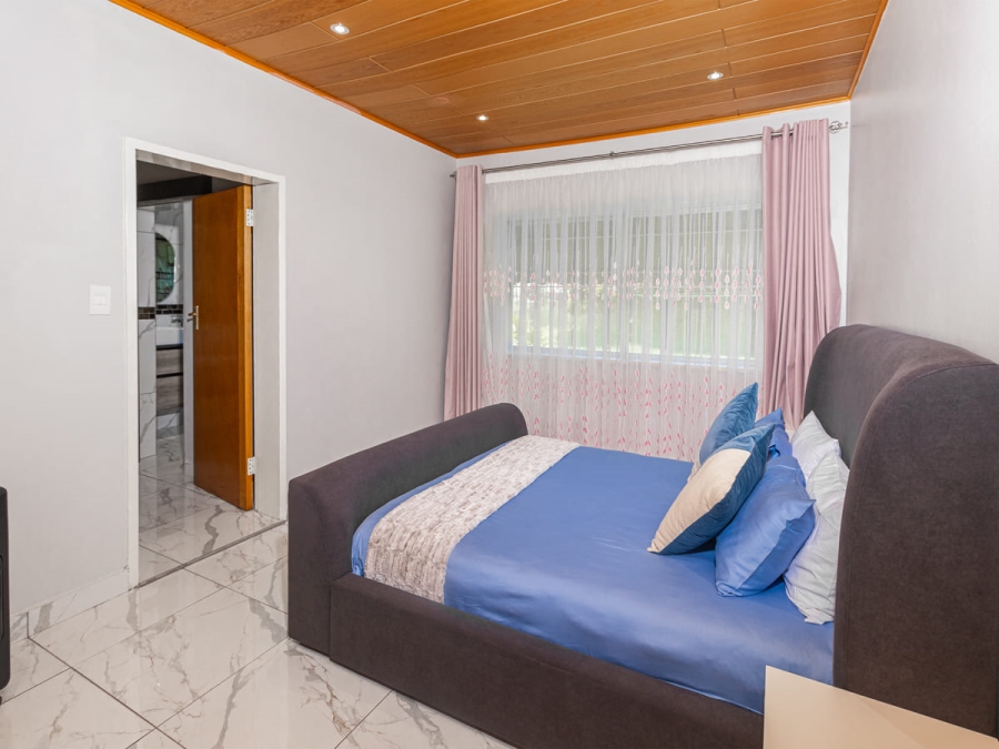 12 Bedroom Property for Sale in Glen Austin Gauteng