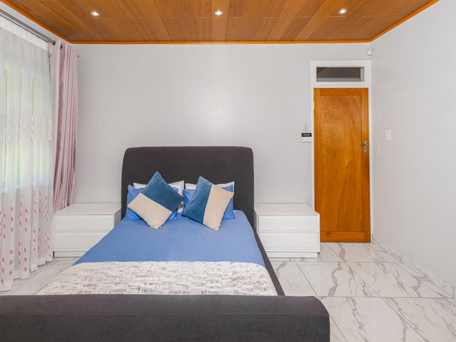 12 Bedroom Property for Sale in Glen Austin Gauteng