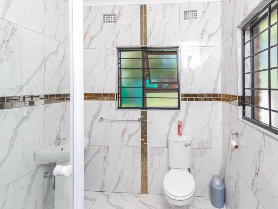 12 Bedroom Property for Sale in Glen Austin Gauteng