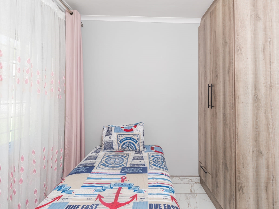 12 Bedroom Property for Sale in Glen Austin Gauteng