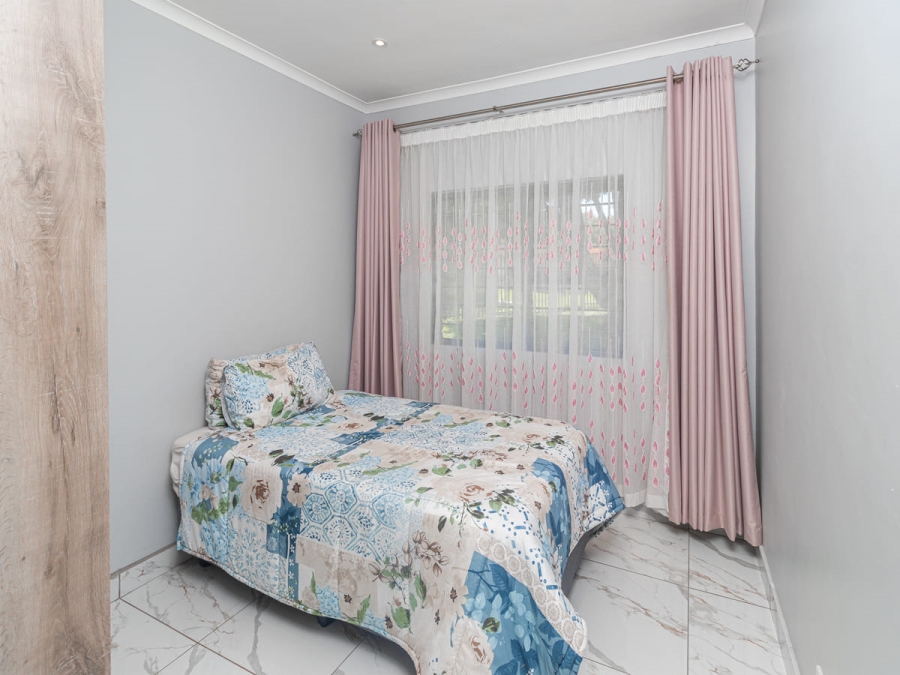 12 Bedroom Property for Sale in Glen Austin Gauteng