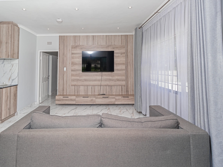 12 Bedroom Property for Sale in Glen Austin Gauteng