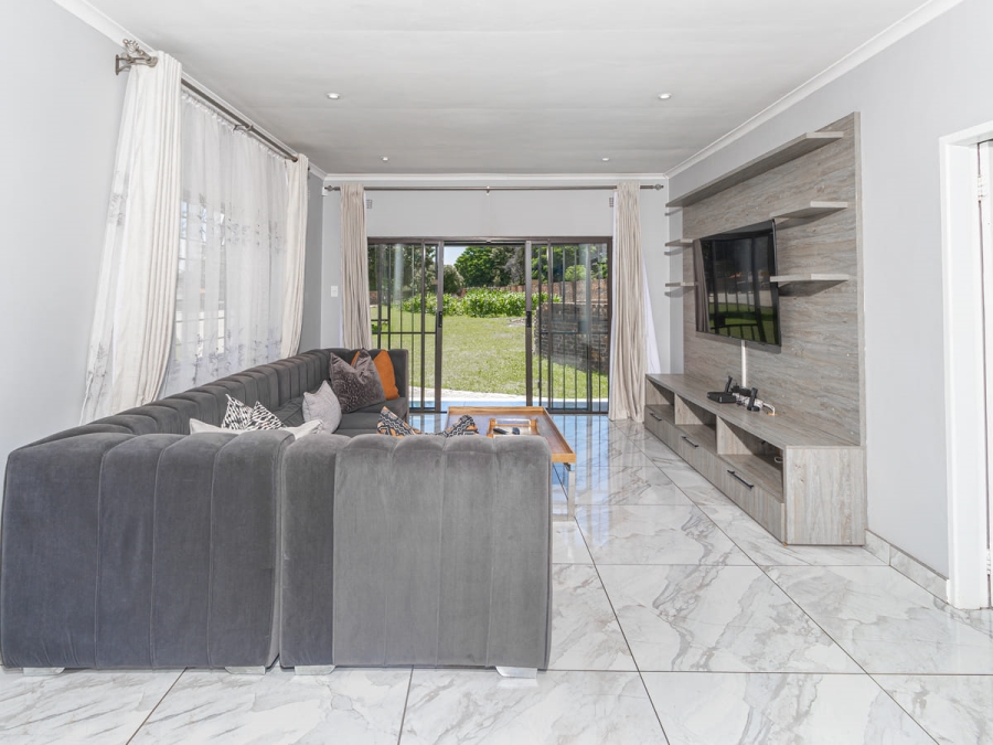 12 Bedroom Property for Sale in Glen Austin Gauteng