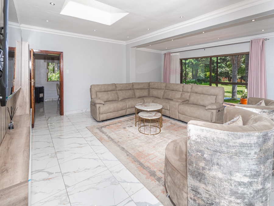 12 Bedroom Property for Sale in Glen Austin Gauteng