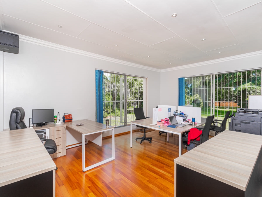 12 Bedroom Property for Sale in Glen Austin Gauteng