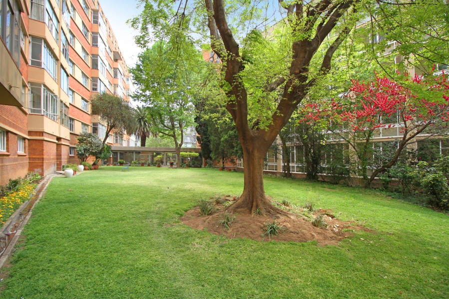 1 Bedroom Property for Sale in Houghton Estate Gauteng