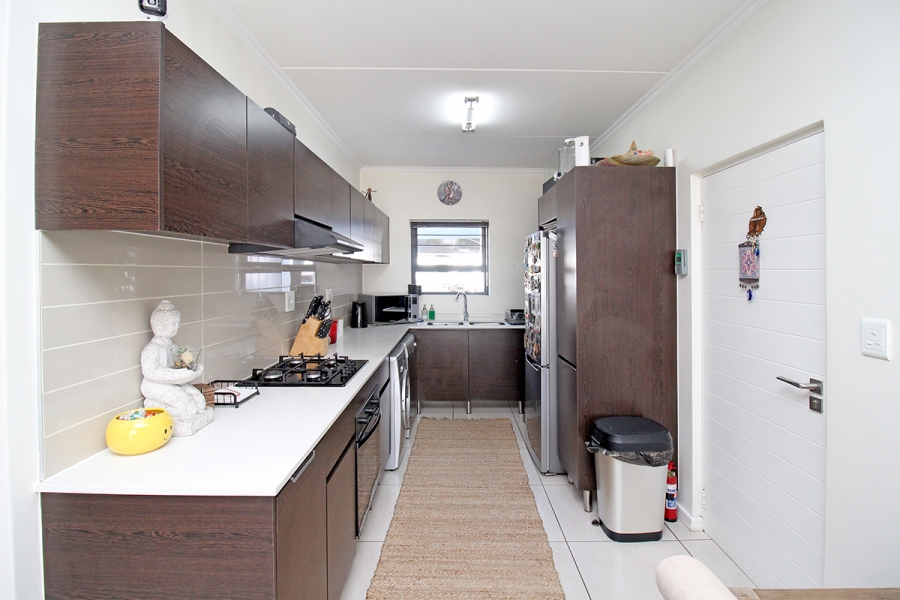 To Let 3 Bedroom Property for Rent in Greenstone Hill Gauteng