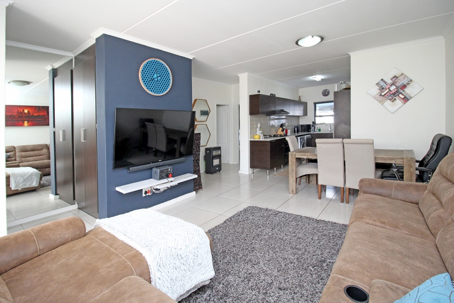 To Let 3 Bedroom Property for Rent in Greenstone Hill Gauteng