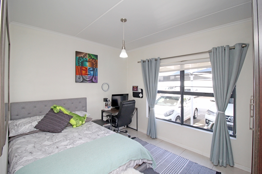 To Let 3 Bedroom Property for Rent in Greenstone Hill Gauteng