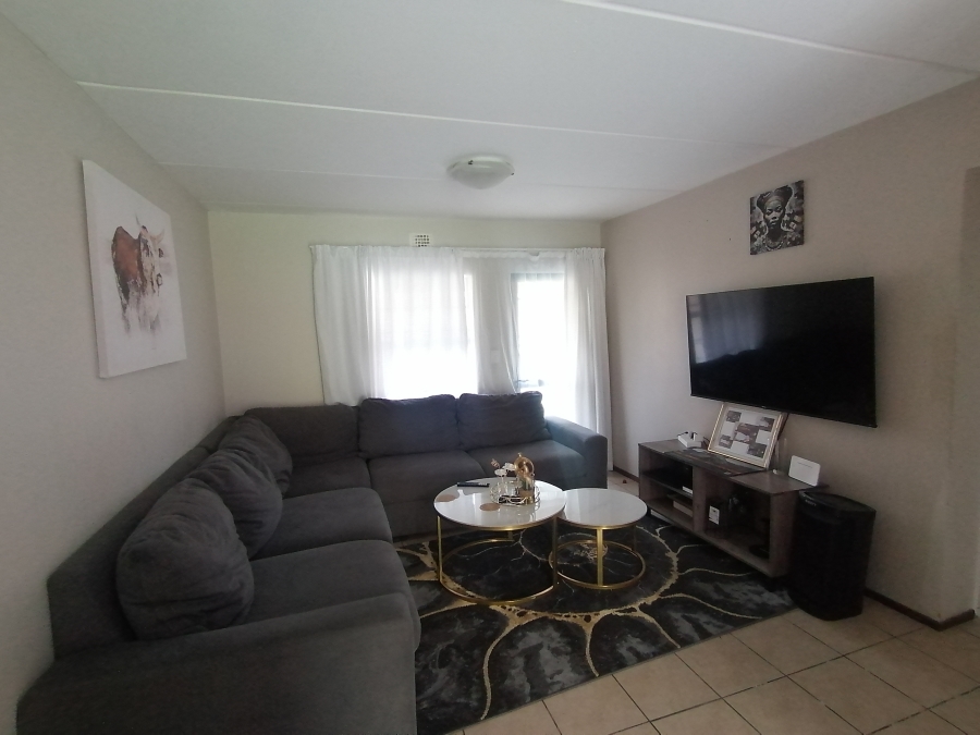 2 Bedroom Property for Sale in Noordwyk Gauteng