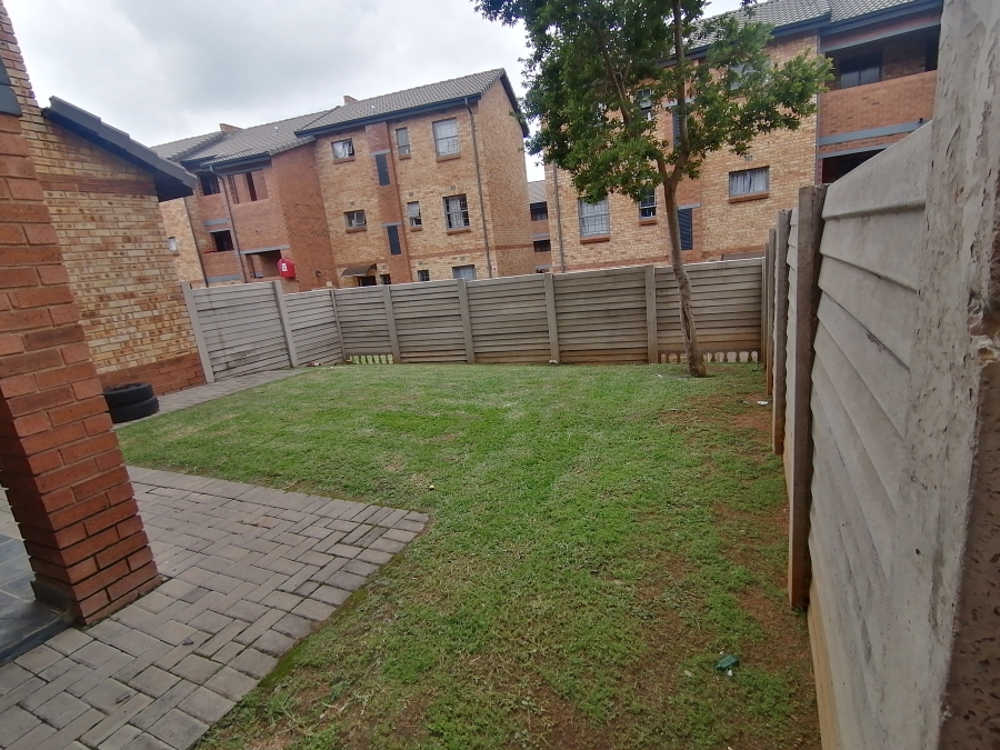 2 Bedroom Property for Sale in Noordwyk Gauteng