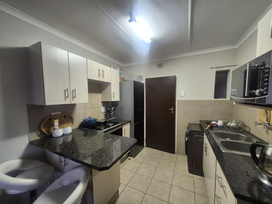 2 Bedroom Property for Sale in Noordwyk Gauteng