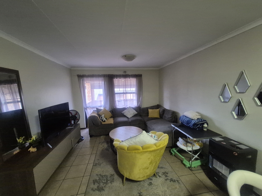 2 Bedroom Property for Sale in Noordwyk Gauteng