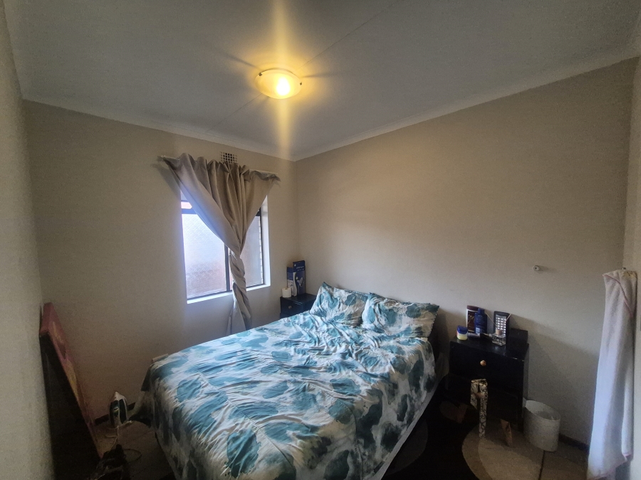 2 Bedroom Property for Sale in Noordwyk Gauteng