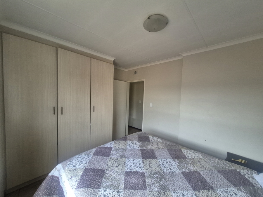 2 Bedroom Property for Sale in Noordwyk Gauteng