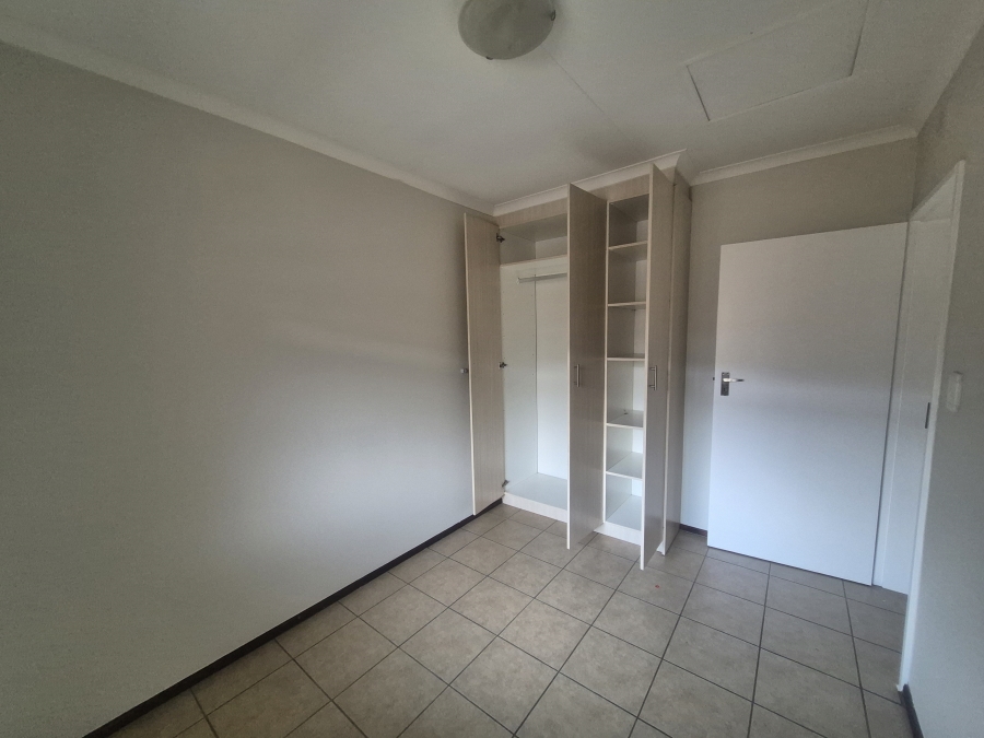 2 Bedroom Property for Sale in Noordwyk Gauteng