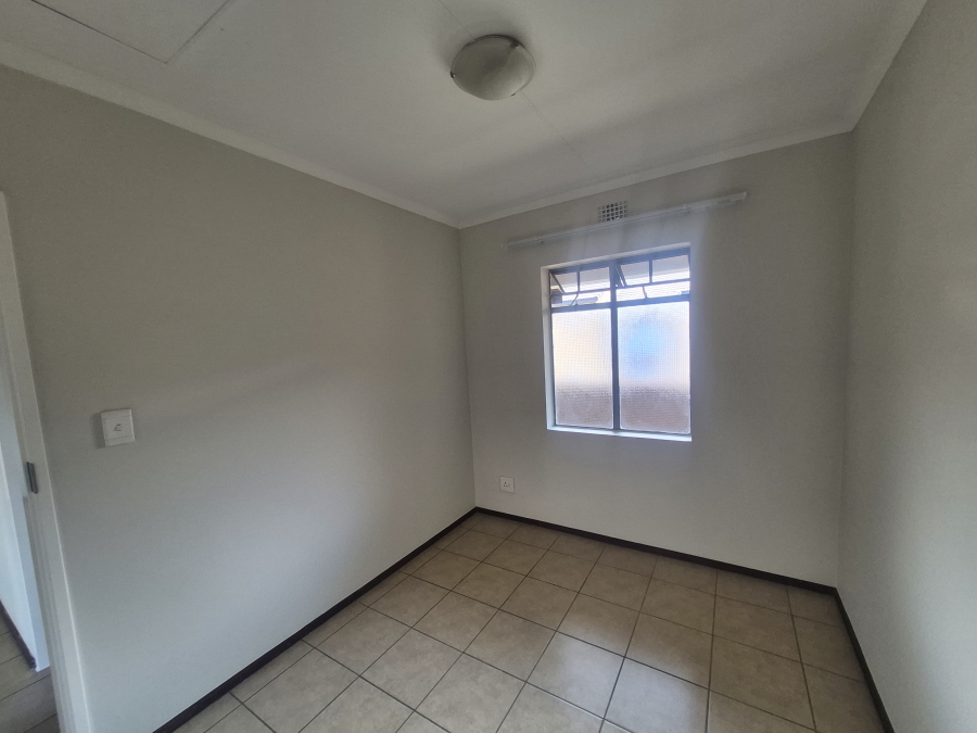 2 Bedroom Property for Sale in Noordwyk Gauteng