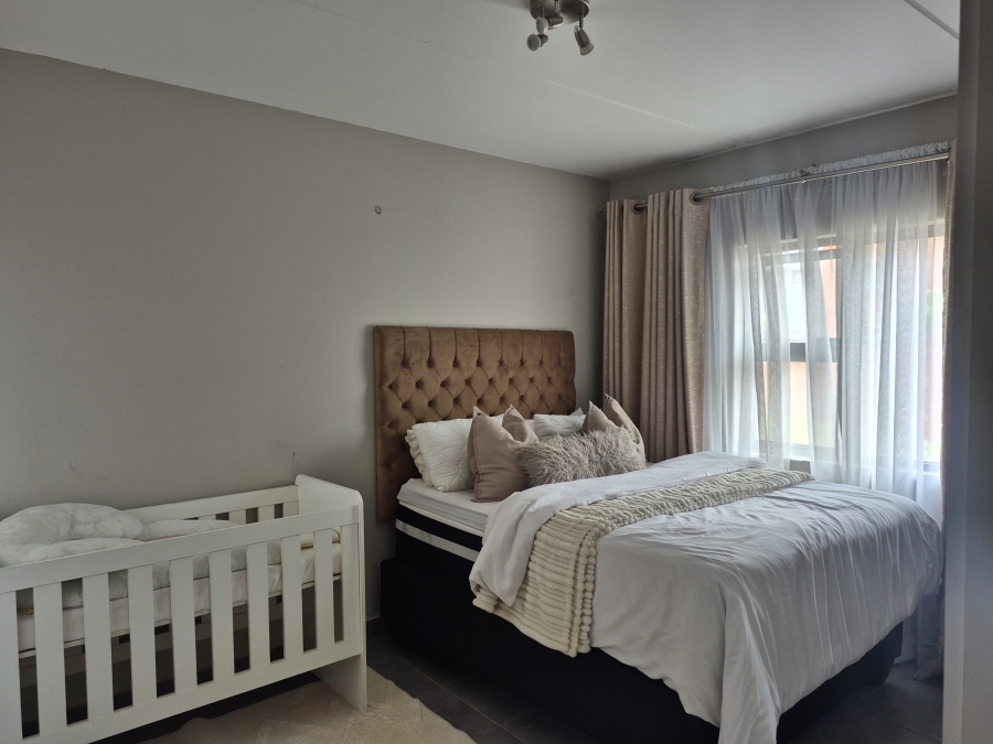 2 Bedroom Property for Sale in Grand Central Gauteng