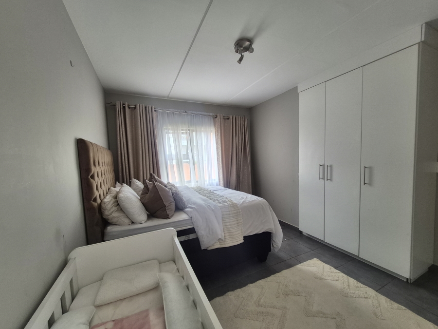 2 Bedroom Property for Sale in Grand Central Gauteng