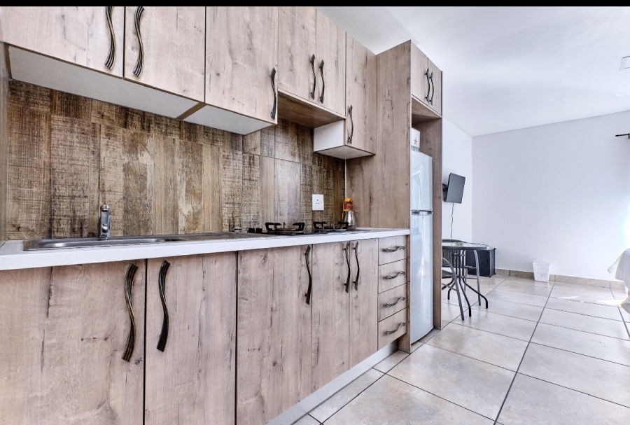 To Let 1 Bedroom Property for Rent in Woodmead Gauteng