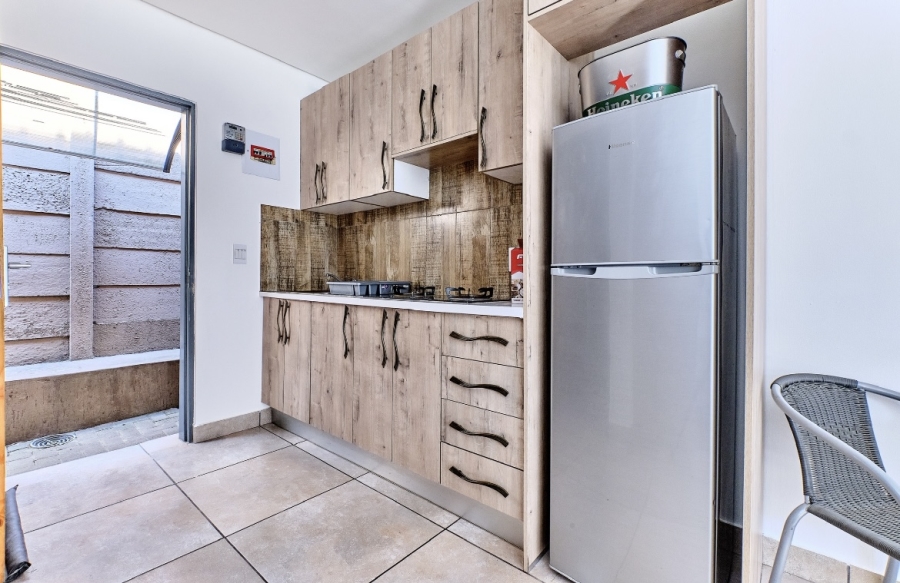 To Let 1 Bedroom Property for Rent in Woodmead Gauteng