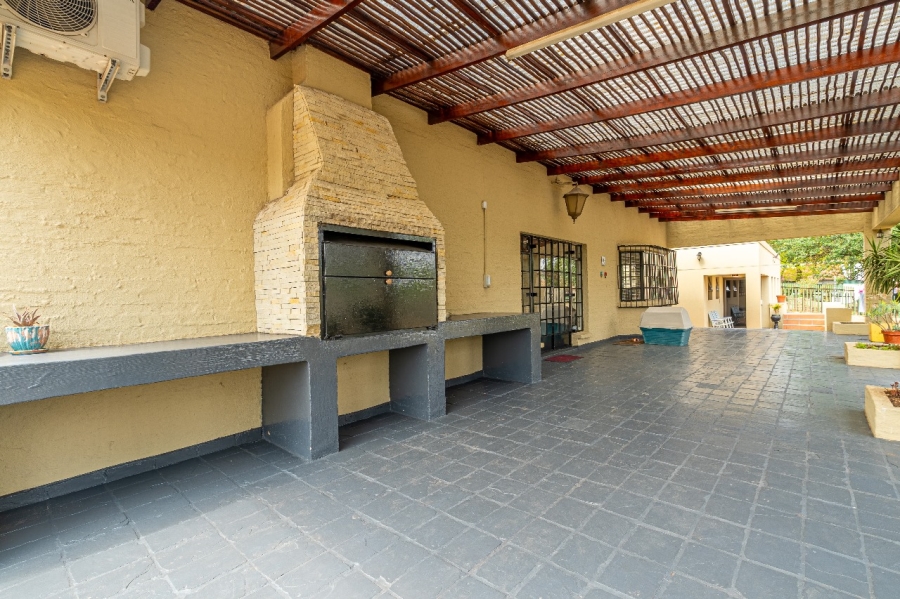 3 Bedroom Property for Sale in Buccleuch Gauteng