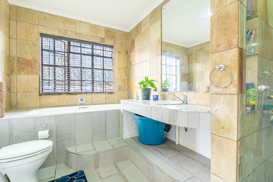 3 Bedroom Property for Sale in Buccleuch Gauteng