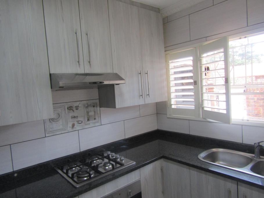 To Let 3 Bedroom Property for Rent in Buccleuch Gauteng