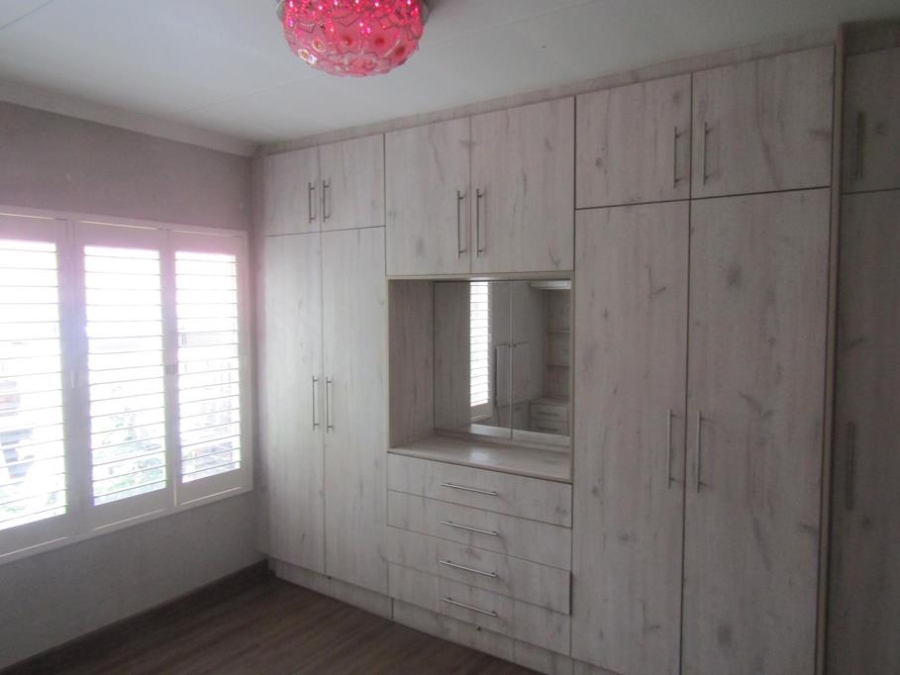 To Let 3 Bedroom Property for Rent in Buccleuch Gauteng