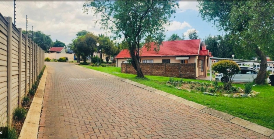 2 Bedroom Property for Sale in Meredale Gauteng