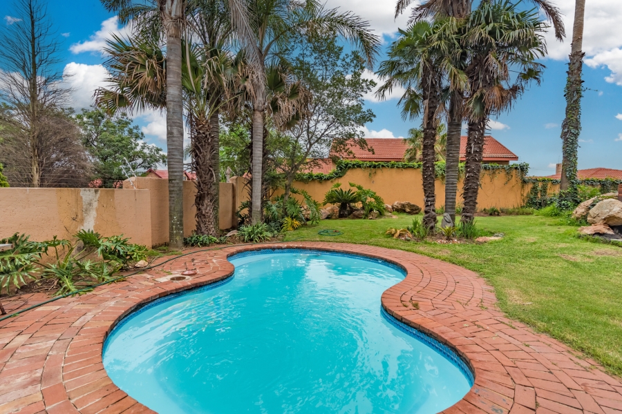3 Bedroom Property for Sale in Noordheuwel Gauteng