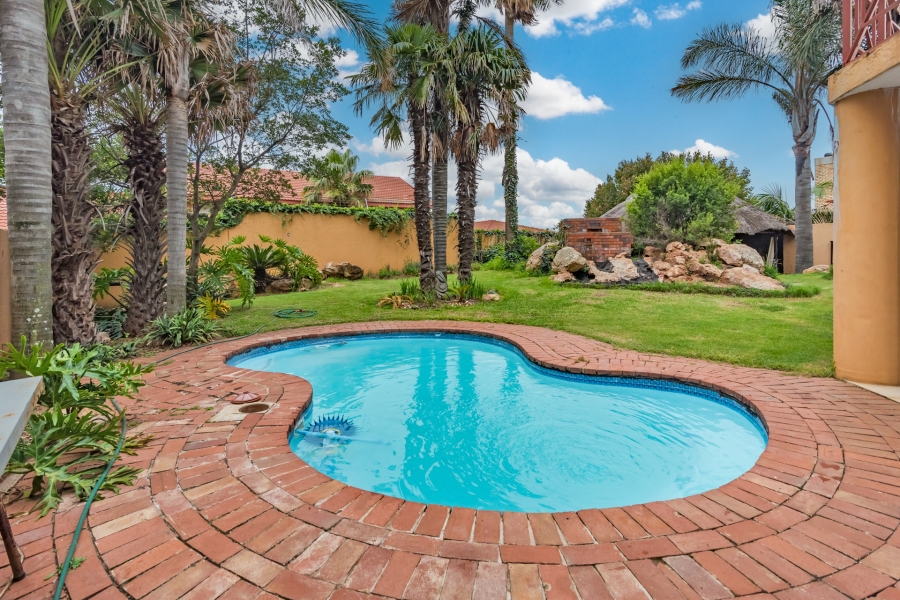 3 Bedroom Property for Sale in Noordheuwel Gauteng