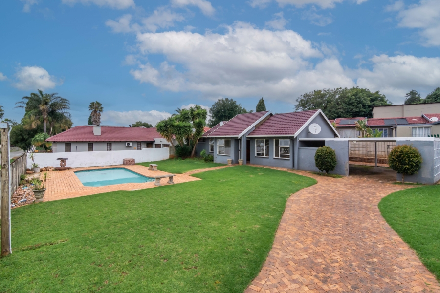 3 Bedroom Property for Sale in Strubensvallei Gauteng