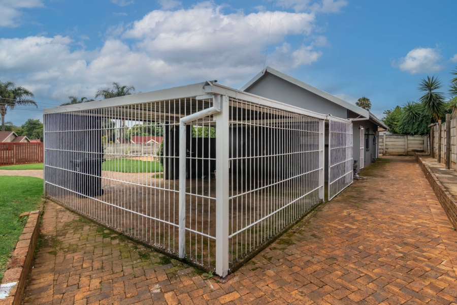 3 Bedroom Property for Sale in Strubensvallei Gauteng