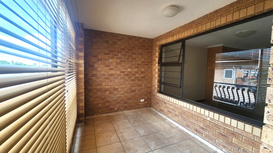 1 Bedroom Property for Sale in Garsfontein Gauteng