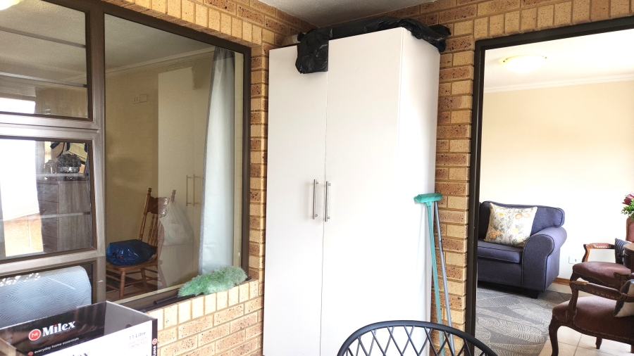 1 Bedroom Property for Sale in Garsfontein Gauteng