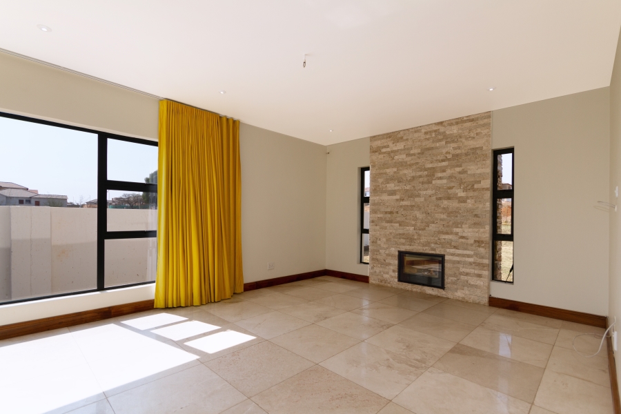 5 Bedroom Property for Sale in Wildtuinpark Gauteng