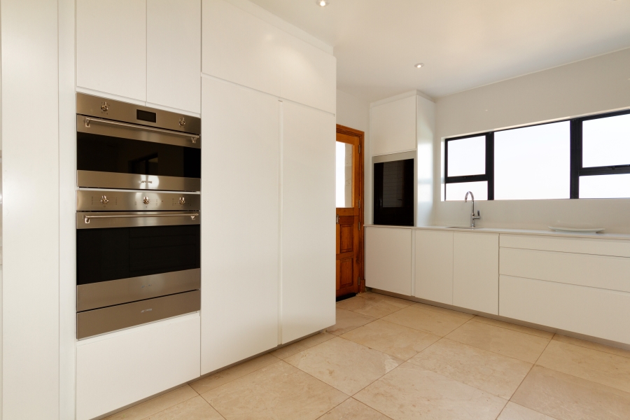 5 Bedroom Property for Sale in Wildtuinpark Gauteng