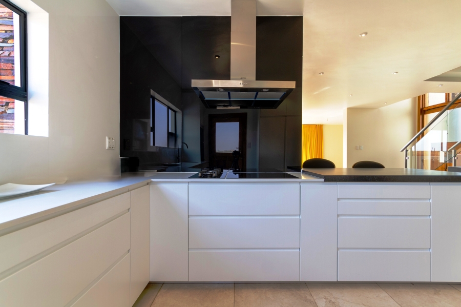 5 Bedroom Property for Sale in Wildtuinpark Gauteng